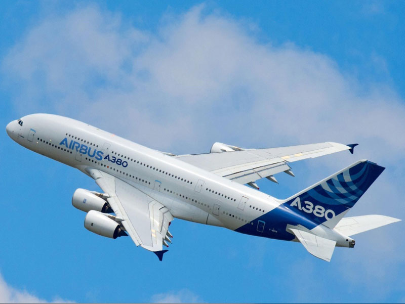 Airbus plans to cut production of its A380 superjumbo from 2017 as it struggles to revive sales of the world’s largest passenger jet, industry sources said.