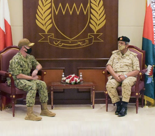 Bahrain’s Commander-in-Chief Receives New US 5th Fleet Commander