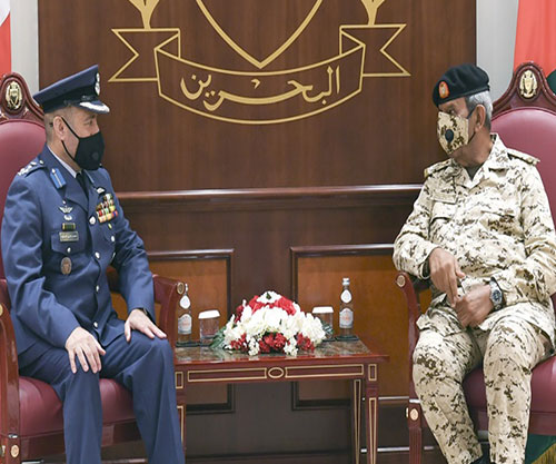 Bahrain’s Commander-in-Chief Receives Outgoing Jordanian Military Attaché