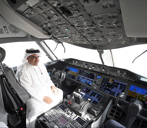 Bahrain’s Crown Prince Tours Gulf Air’s Fleet of Boeing 787 Dreamliners 