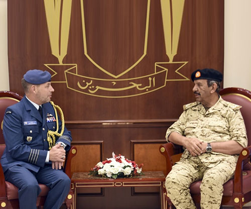 Bahrain’s Defense, Royal Guard Chiefs Receive Canadian Military Attaché