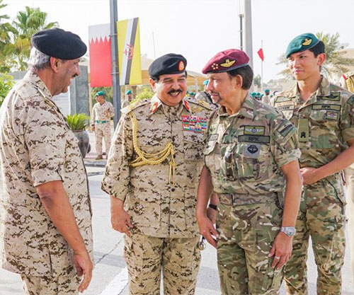 Bahrain’s King, Sultan of Brunei Visit Bahrain’s Royal Guard