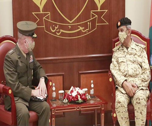 Bahrain Crown Prince, Defense Chief Receive Commander of US Central Command