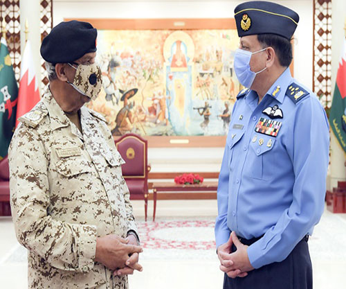 Bahrain Receives Chief of Pakistan Air Force 