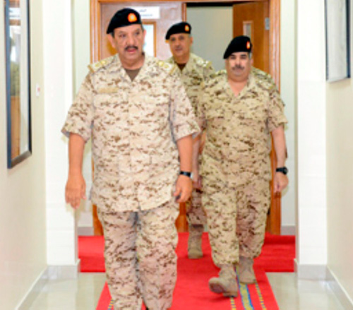 Bahrain’s Defense Chief Receives British Naval Commander