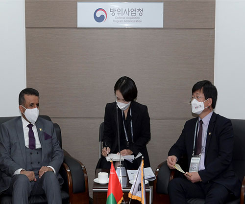 Oman Defense Secretary General Meets Korean DAPA Minister in Seoul