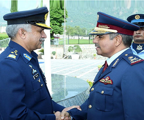 Qatar’s Air Force Commander Meets Pakistani Counterpart 