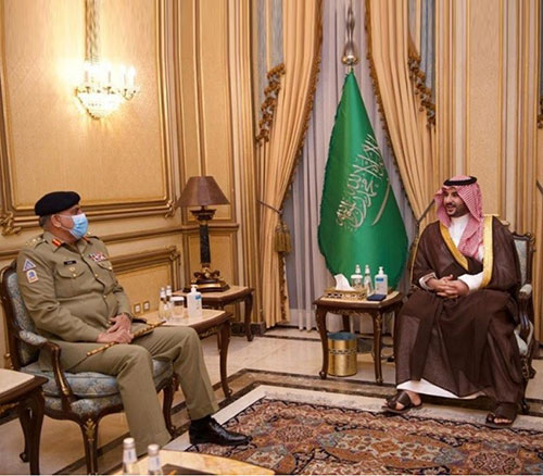Saudi Deputy Minister of Defense Receives Chief of Pakistan Army Staff