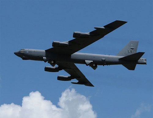 US to Deploy Four B-52 Strategic Bombers to Middle East 