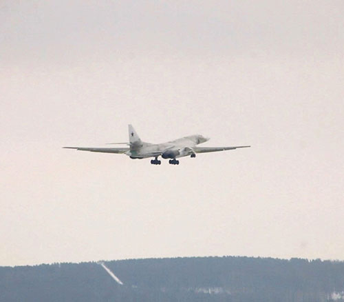 Upgraded Tu-160M Strategic Bomber Makes Debut Flight with New Engines