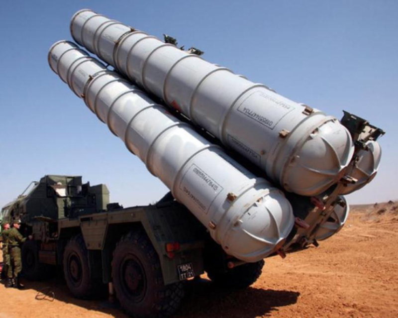 Iran Displays First Battalion of S-300 Missile Defense System