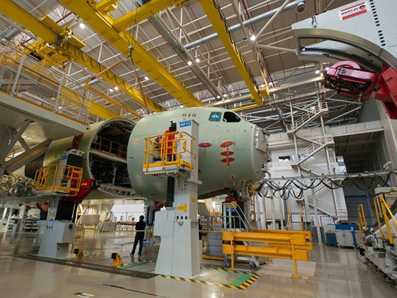 Airbus Defence & Space: Assembly of 1st A400M for Germany