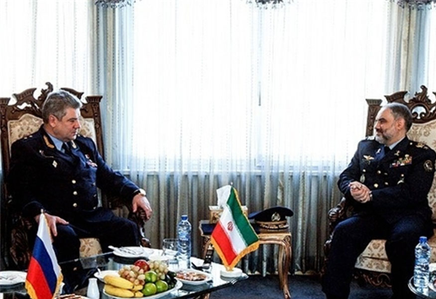 Iranian, Russian Air Commanders Discuss Cooperation