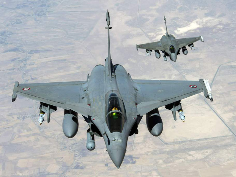 Britain, France Considering Air Strikes on Islamic State in Syria