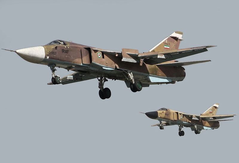 Iranian Air Force Conducts Wargames in Isfahan Province