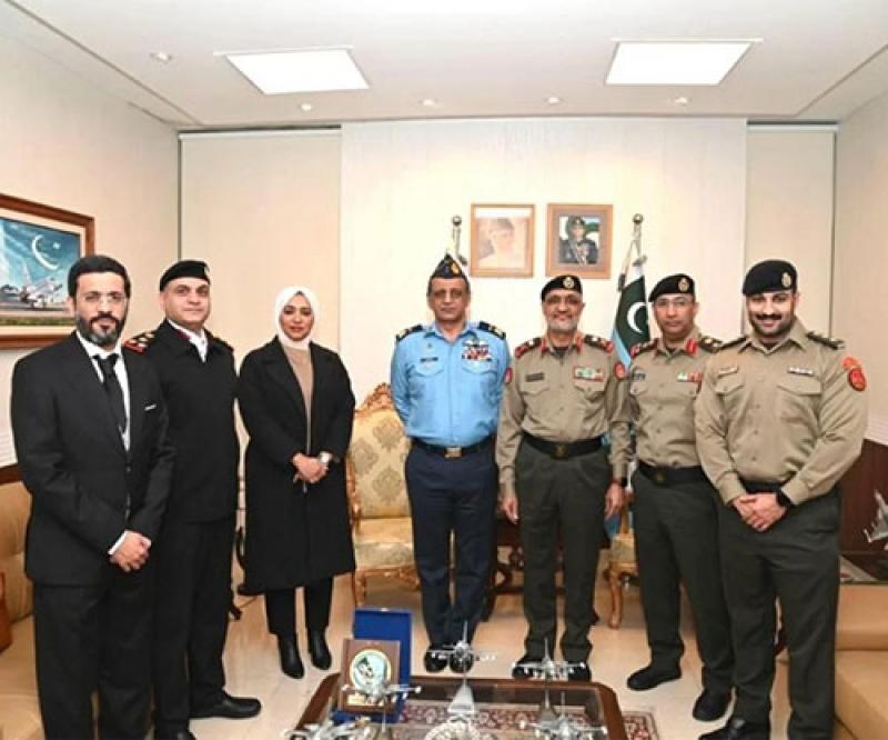 Kuwaiti Military Delegation Holds Discussions in Pakistan
