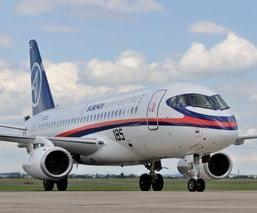 Russian and Italian Leaders Tour Sukhoi Superjet 100