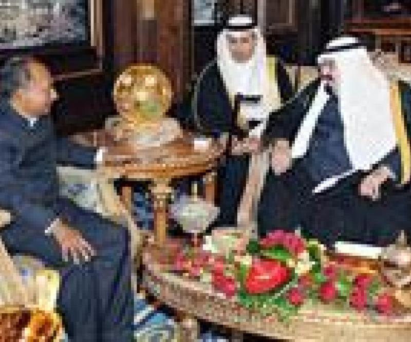 Saudi King Receives High Indian Defense Officials