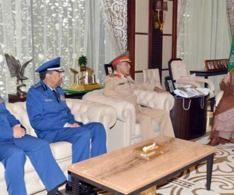Saudi Chief Receives Commander of Yemeni Air Forces