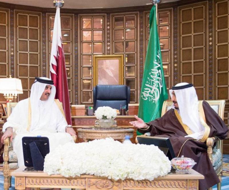 Saudi King, Qatar’s Emir Hold Official Talks
