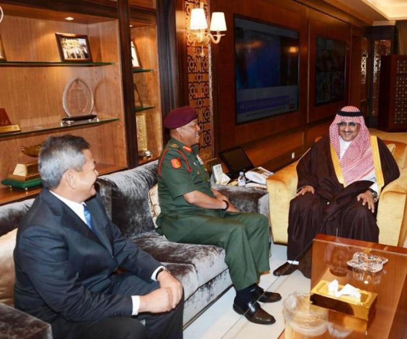 Saudi Interior Minister Meets Malaysian Army Commander