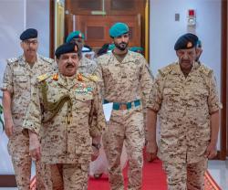 Bahrain’s King Visits General Command of Defence Force