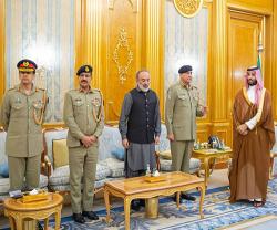 Saudi Crown Prince, Commander of Pakistan Army Discuss Military Relations