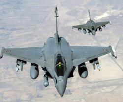 Britain, France Consider Air Strikes on Islamic State in Syria