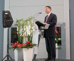 Bell Helicopter Opens New Paint Facility & Delivery Center in Prague