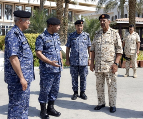 Bahrain’s Commander-in-Chief Inspects Defense Force Units