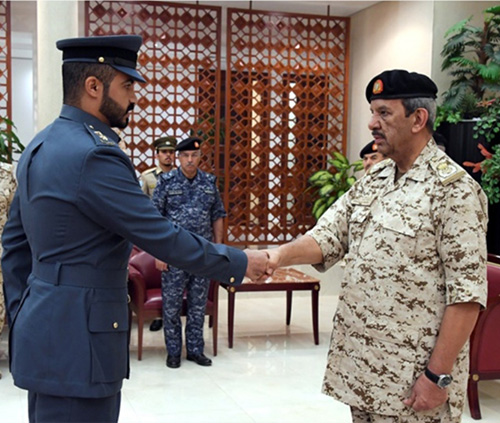 Bahrain’s Defense Chief Receives US Delegation, Graduate Officers