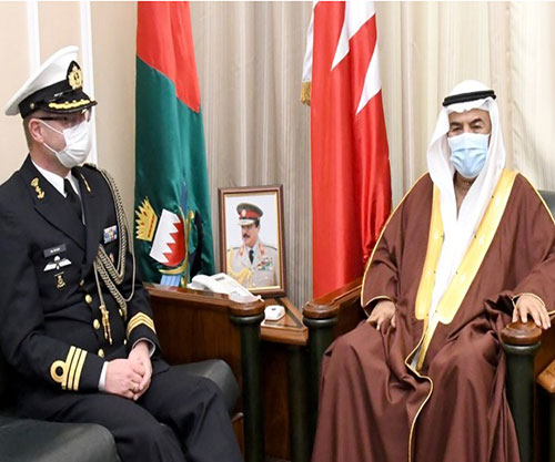 Bahrain’s Defense Minister Receives New Dutch, Australian Military Attachés