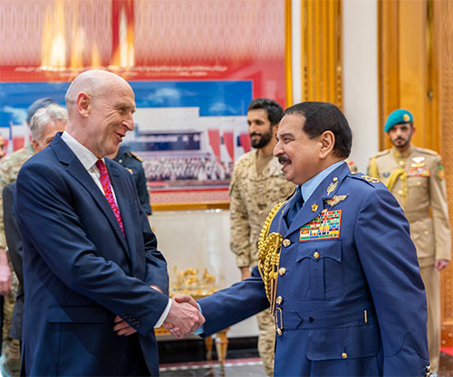 Bahrain’s King, Crown Prince Receive UK’s Defence Secretary