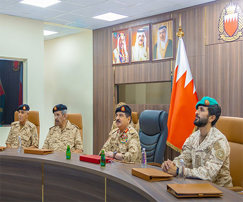 Bahrain’s King, Supreme Commander of Armed Forces, Meets Defence Force Officers