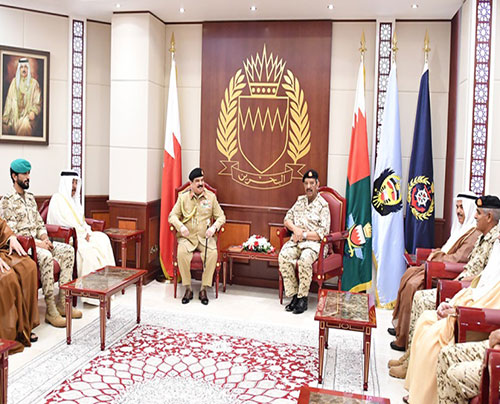 Bahrain’s King Visits Defense Force’s General Command