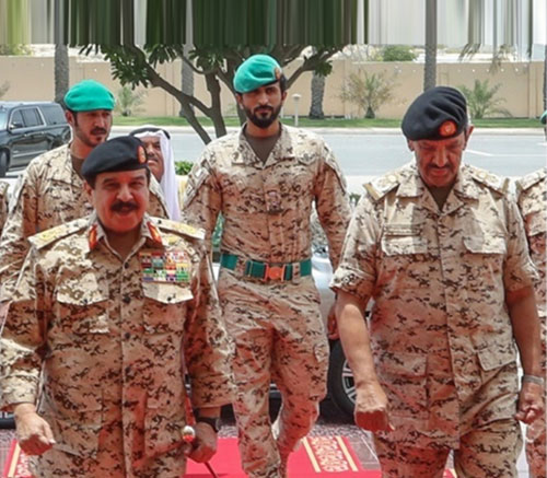 Bahrain’s King Visits General Command of Defense Force