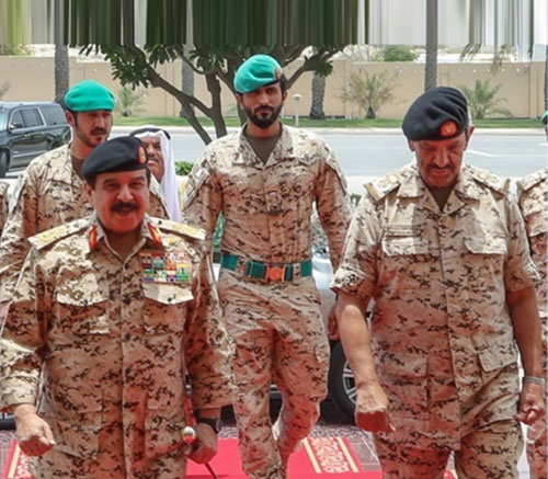 Bahrain’s King Visits General Command of Defense Force