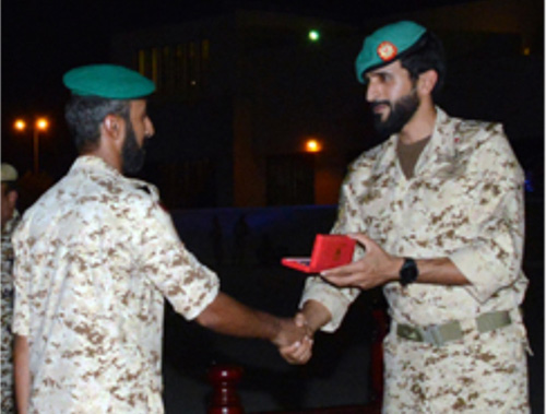 Bahrain’s Royal Guard Commander Grants Recognition Medals