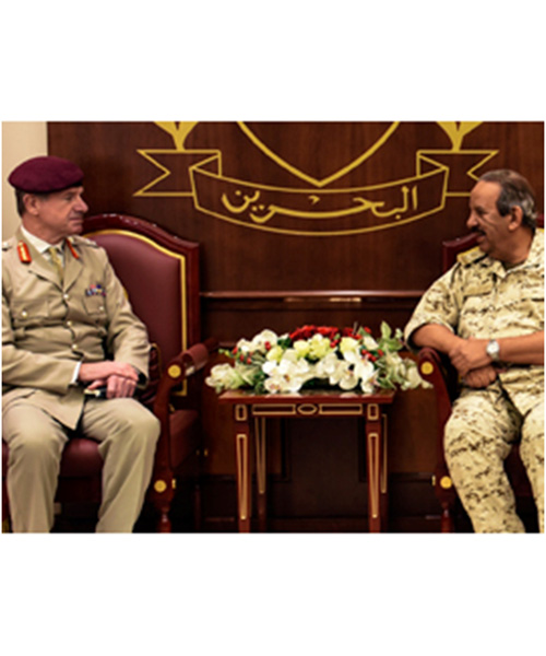 Bahrain Defense Chief Receives Departing British Advisor 