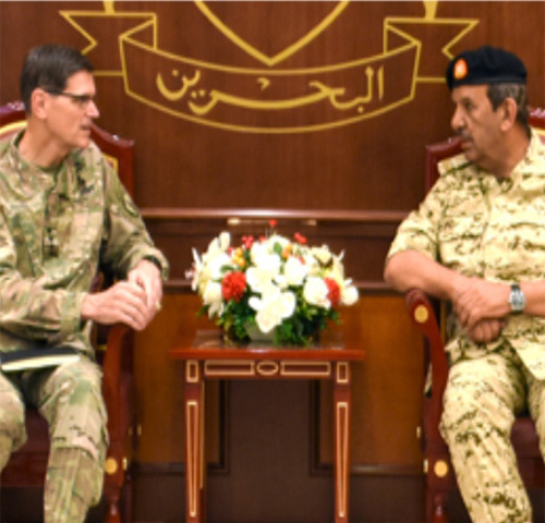 Bahrain Defense Chief Receives US CENTCOM Commander