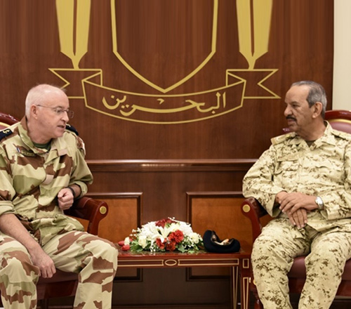 Bahrain Receives US, French Military Officials 