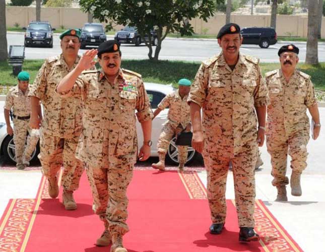 Bahrain National Guard Commander Receives UK Delegation