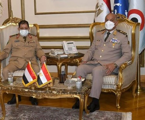 Egyptian President, Defense Minister Receive Yemen’s Defense Minister
