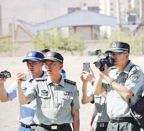 Iran’s Special Airborne Force Receives Chinese Military Team 