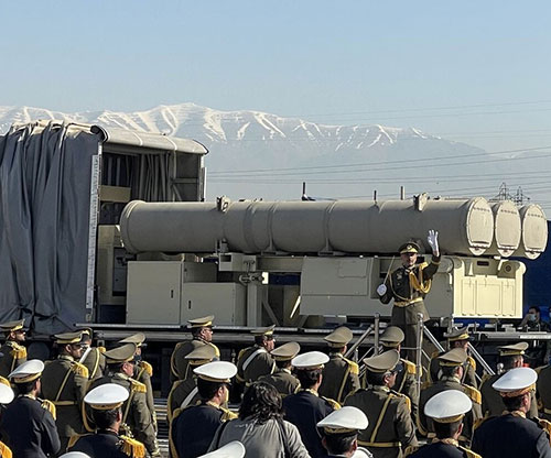 Iranian Army Unveils Fath Tactical Ballistic Missile 