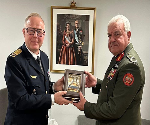 Jordanian Army Chief Meets Sweden’s Chief of Defence Staff, Supreme Commander of Armed Forces Jordanian Army Chief Meets Sweden’s Chief of Defence Staff, Supreme Commander of Armed Forces