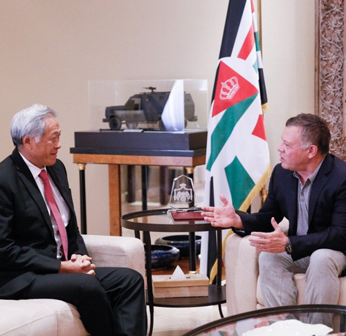 Jordanian King Receives Singapore’s Defense Minister 