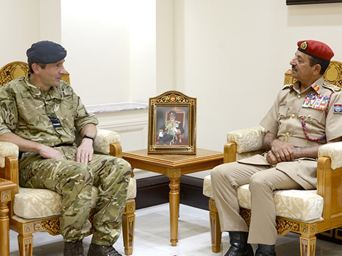 Oman’s Chief-of-Staff Receives British Military Official