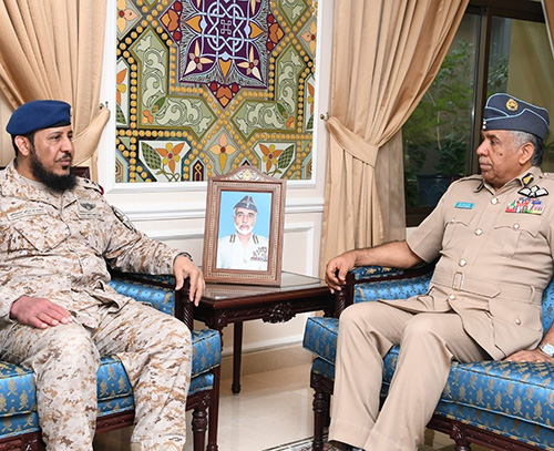 Oman Air Force Commander Receives GCC Military Official