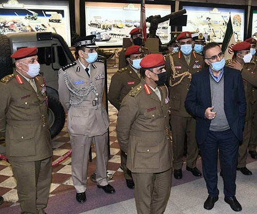 Omani Military Delegation Visits Iranian Military, Academic Facilities